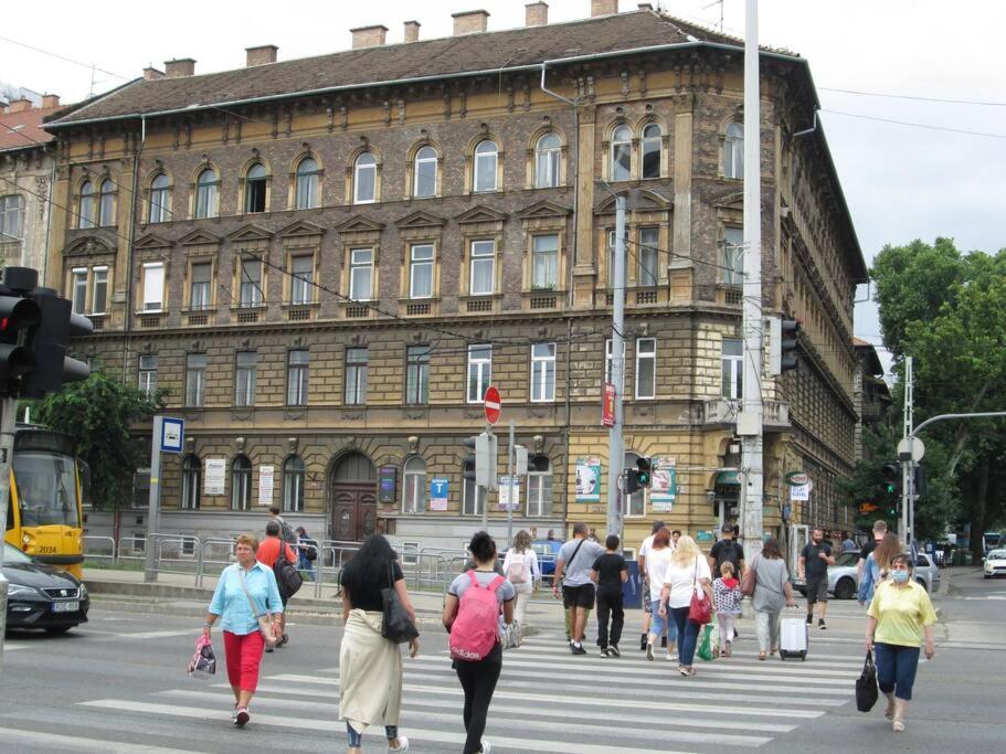 Lavender Apartment Near Heroes' Square & Puskas Stadium Budapest Extérieur photo